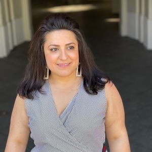 Meet your Posher, Anahita